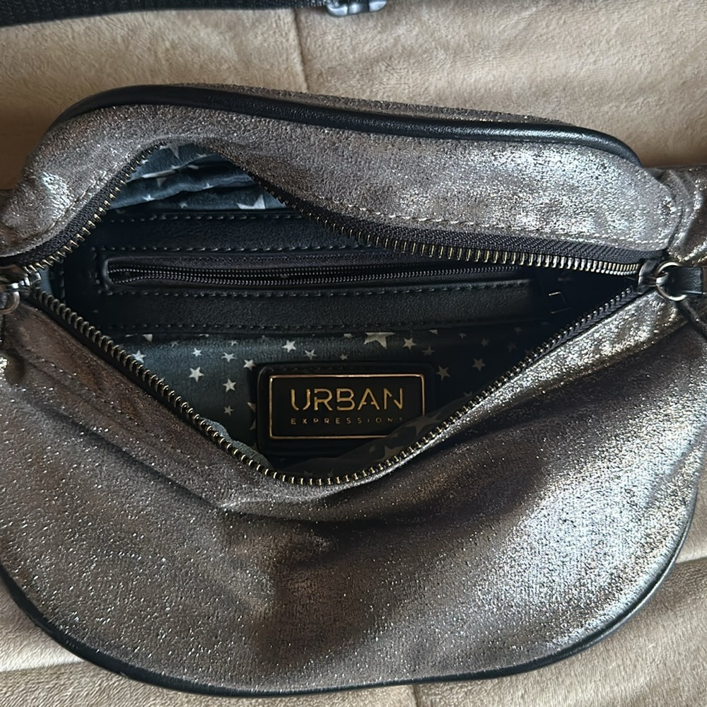 Silver Fanny pack - Picture 2 of 3